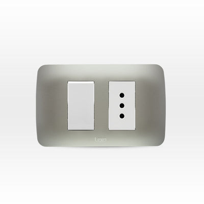 Interruptor simple 9/12 más toma corriente 10A 250V blanco/plata armado