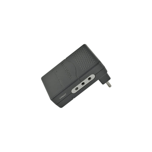 Adaptador triple plano 10A, 250V, 2P+T, negro