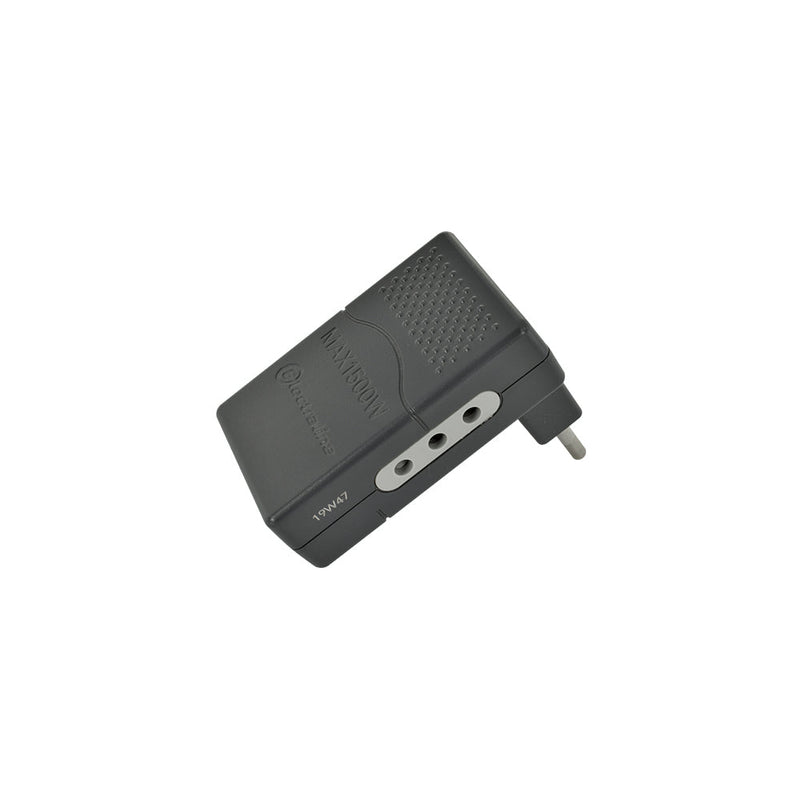 Adaptador triple plano 10A, 250V, 2P+T, negro
