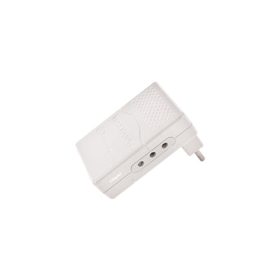 Adaptador triple plano 10A, 250V, 2P+T, blanco